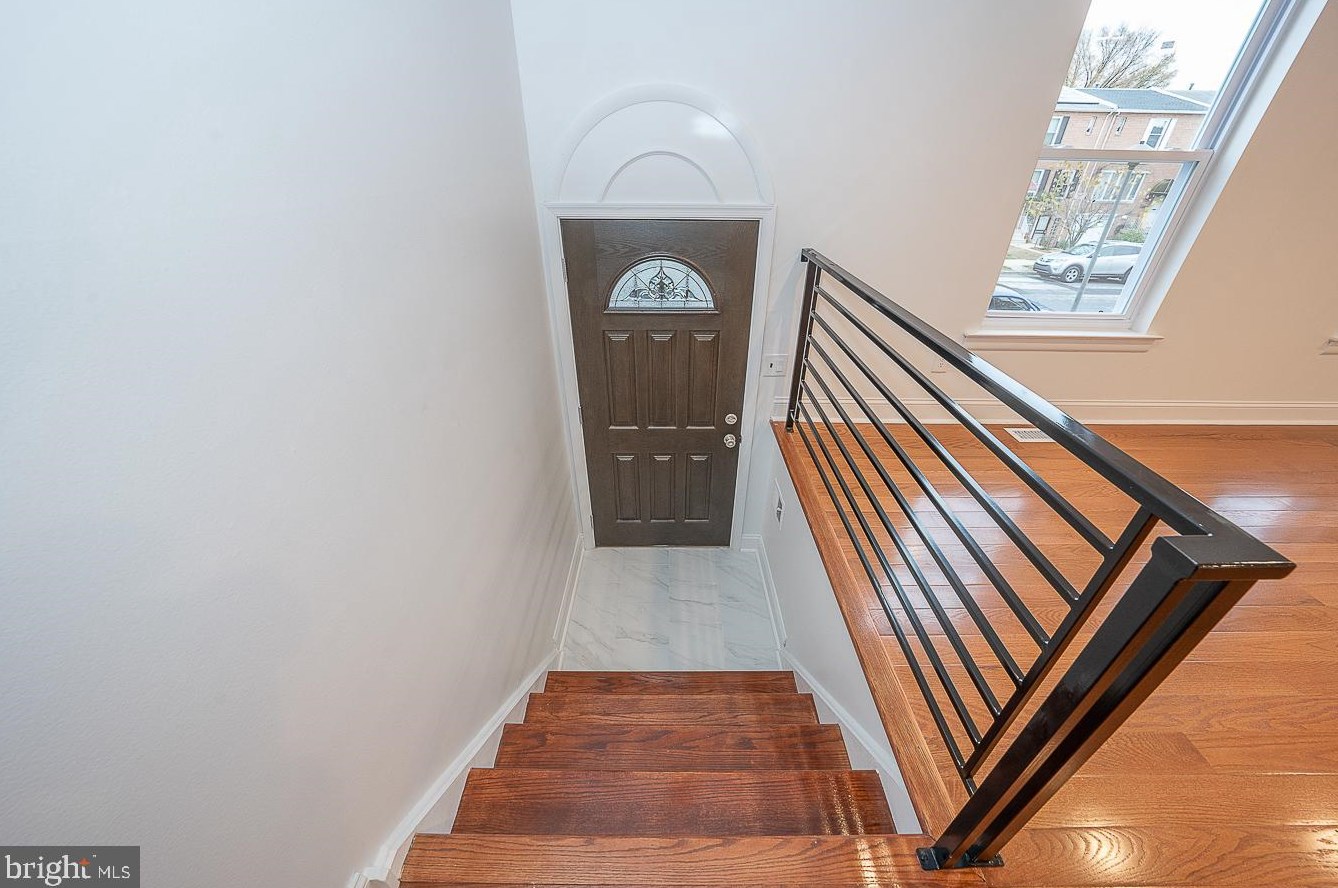 7713 Delphi Pl, Philadelphia PA  19153-1737 exterior
