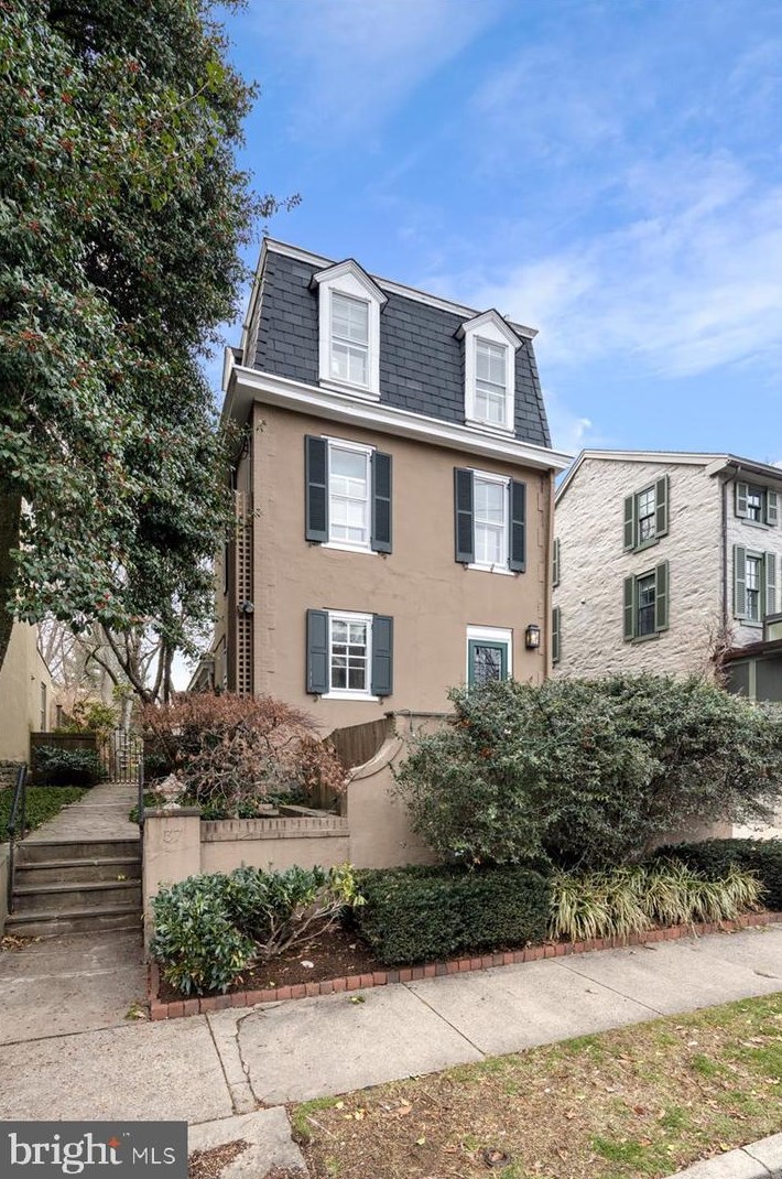 37 Springfield Ave, Philadelphia, PA 19118-4033