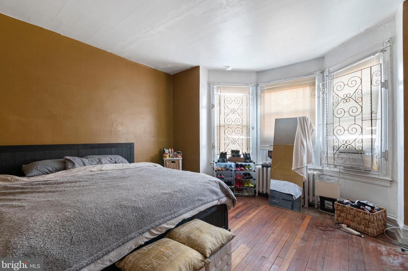 3854 19 St, Philadelphia PA  19130-2022 exterior