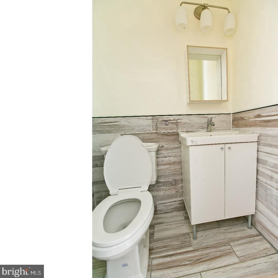 2022 Mountain St, Philadelphia PA  19145-1428 exterior