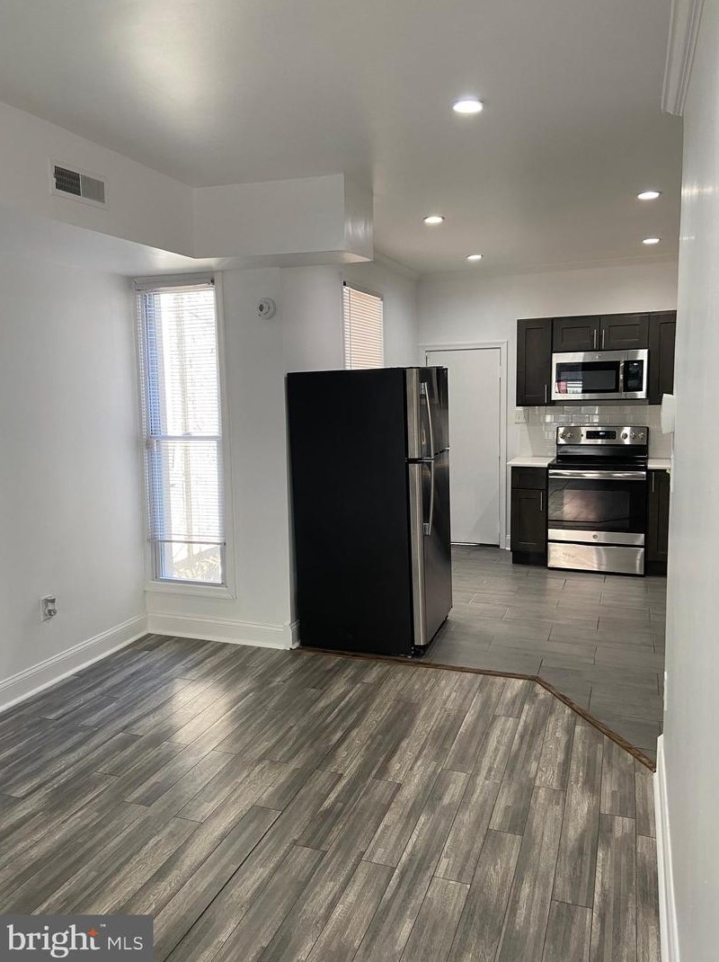 549 Salford St, Philadelphia PA  19143-1131 exterior