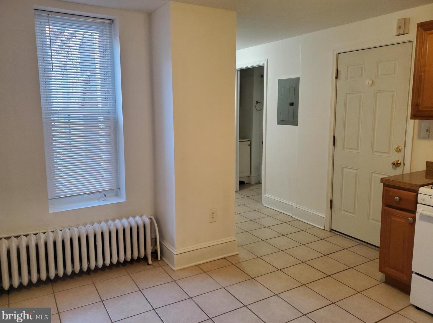 3925 Terrace St #2nd Fl, Philadelphia, PA 19128