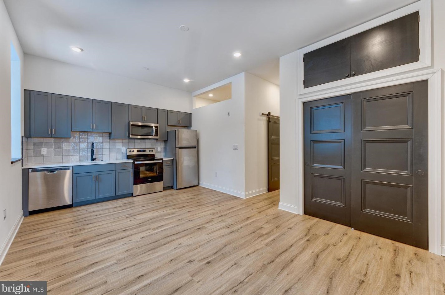 141 Krams Ave #1, Philadelphia, PA 19127