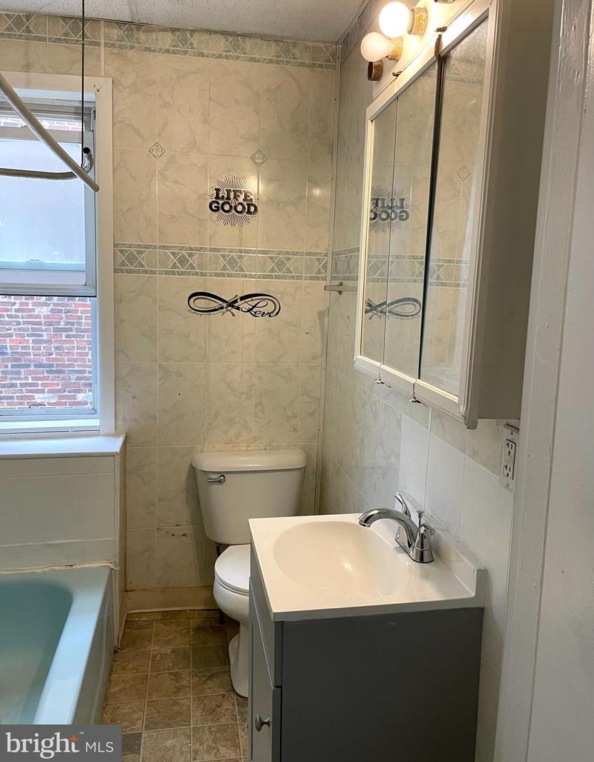 65 Lindenwood St, Philadelphia PA 19139-2642 exterior