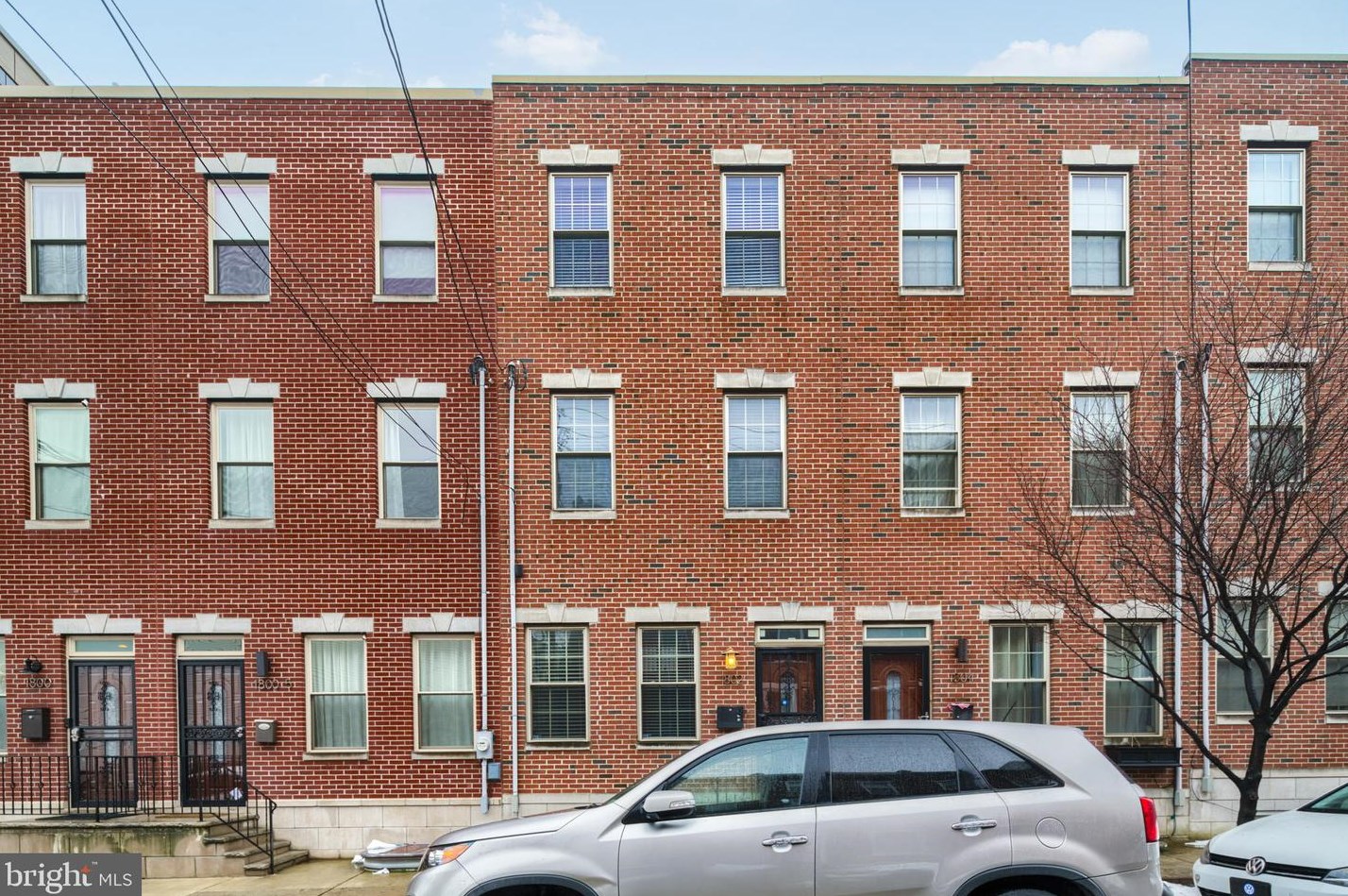 1802 Ginnodo St, Philadelphia, PA 19130-1512