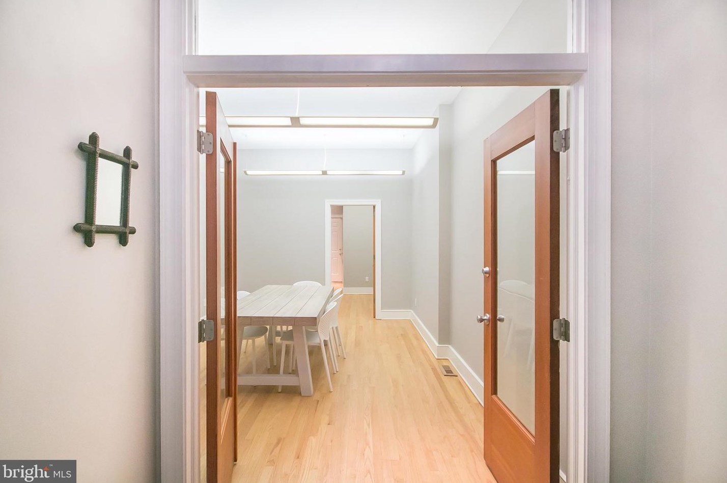 45 Strawberry St, Philadelphia, PA 19106-2822