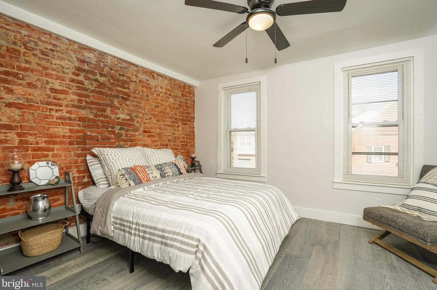 543 Green Ln, Philadelphia PA  19128-2620 exterior