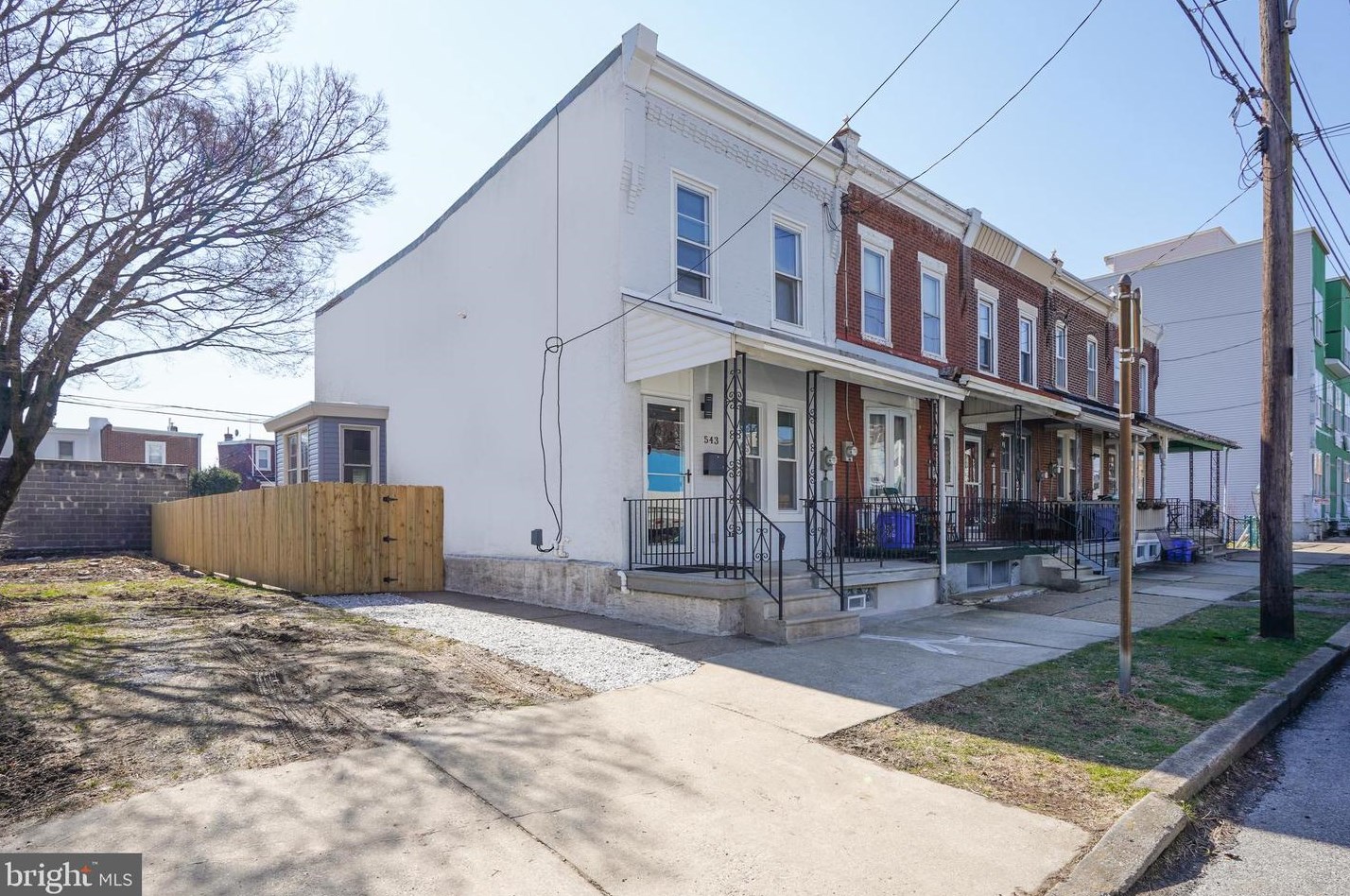 543 Green Ln, Philadelphia PA  19128-2620 exterior
