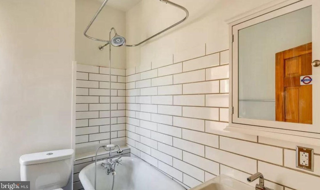 1118 47 St, Philadelphia PA 19131-1506 exterior