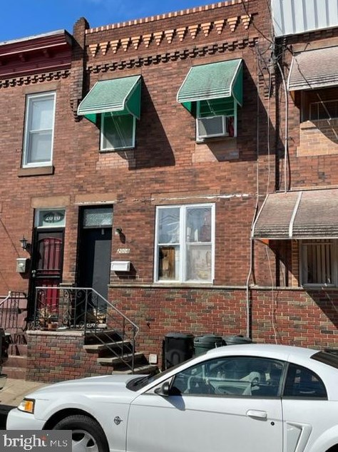 2008 Chadwick St, Philadelphia, PA 19145-3019