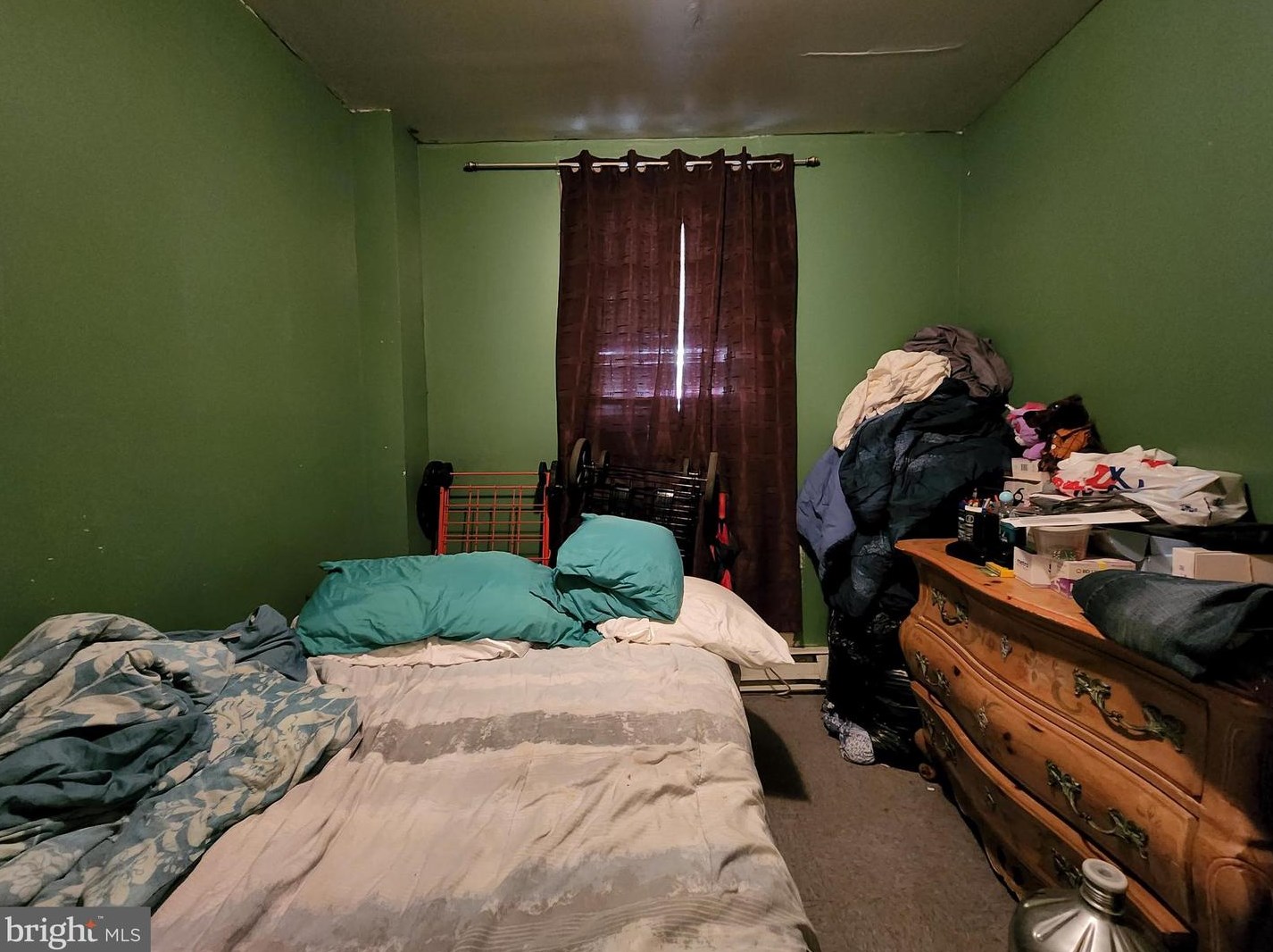 555 Somerset St, Philadelphia, PA 19133-2736