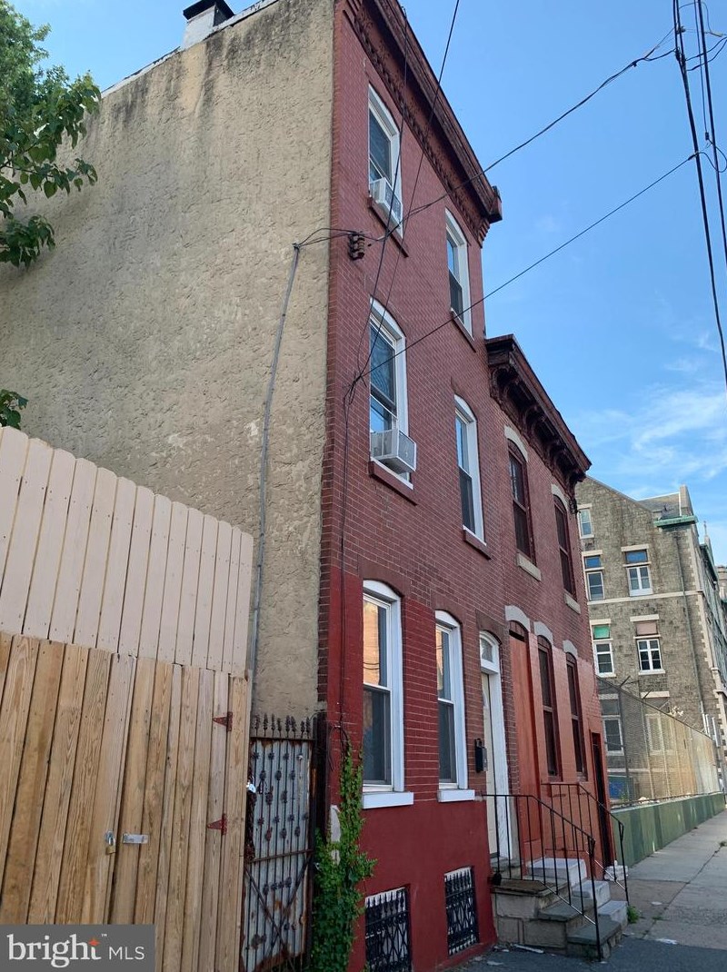 2006 Mascher St, Philadelphia, PA 19122-1726