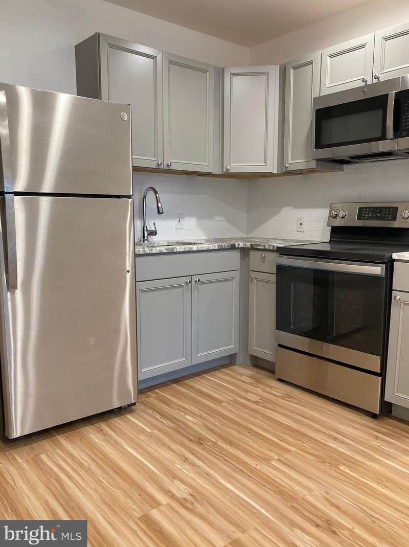 853 N 43rd St #1, Philadelphia, PA 19104