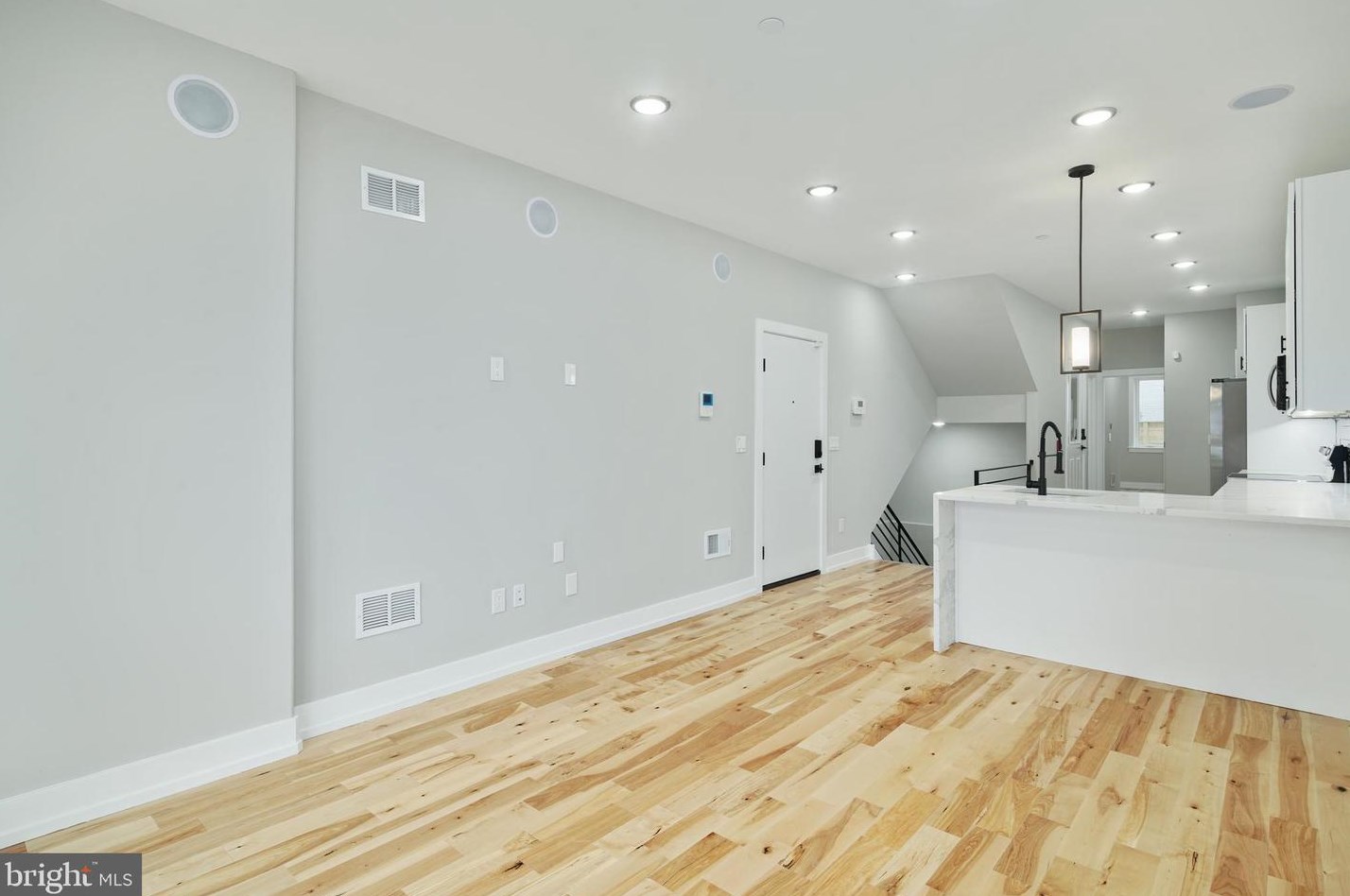 2615 Tulip St, Philadelphia, PA 19125-1823