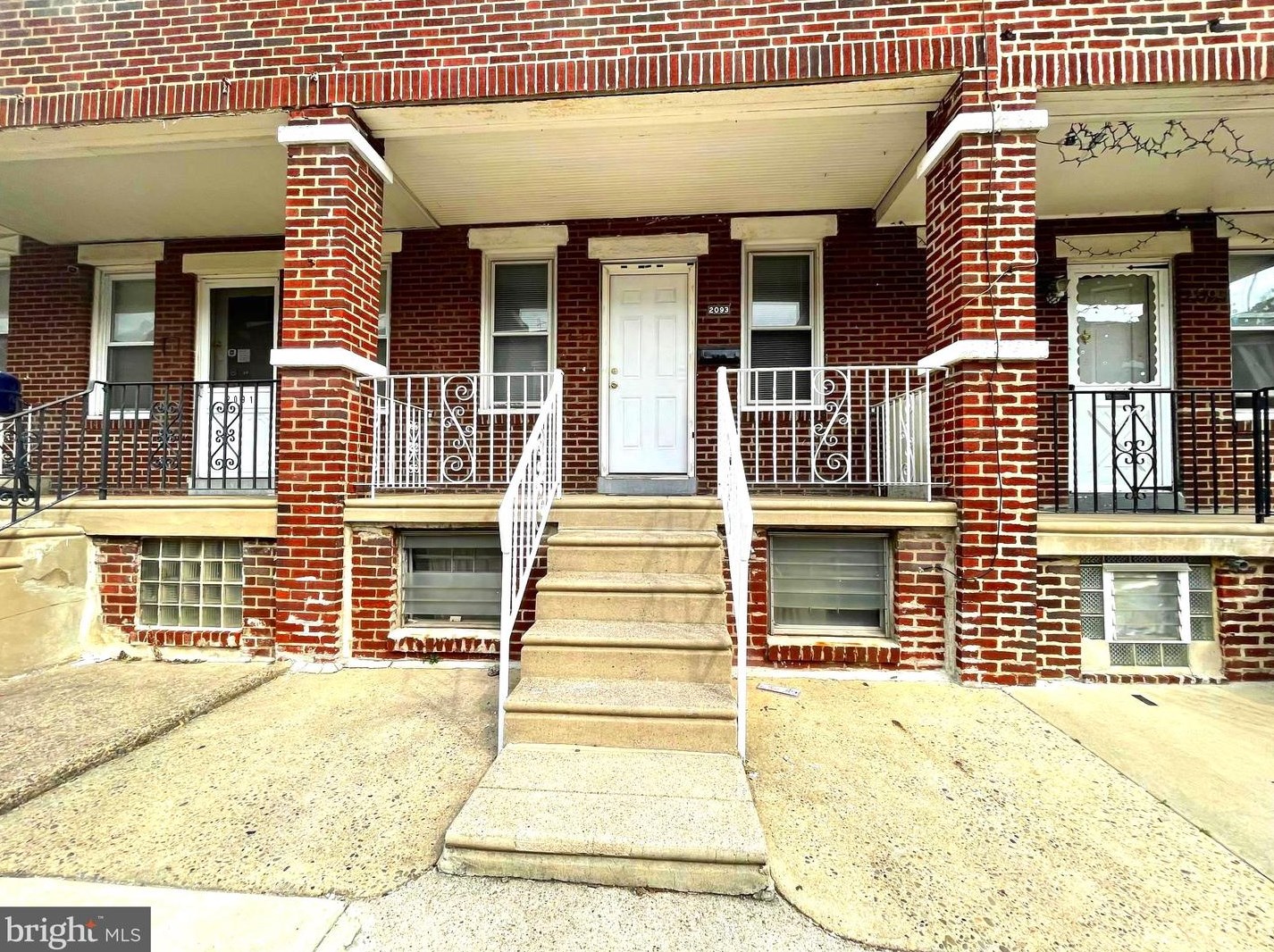 2093 Carver St, Philadelphia, PA 19124-1628