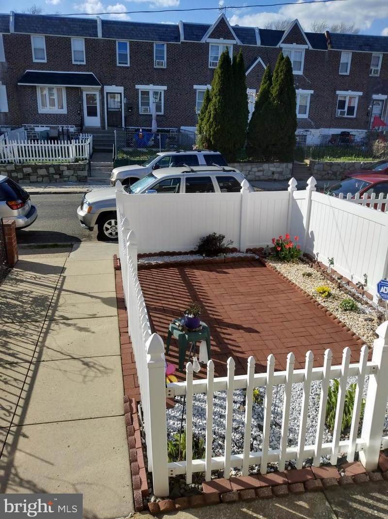 6035 Shisler St, Philadelphia, PA 19149-3241