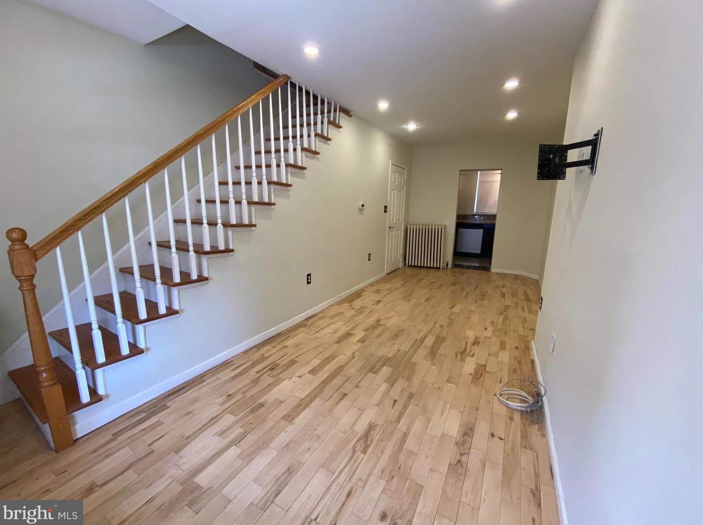 129 Tasker St, Philadelphia, PA 19148-0014