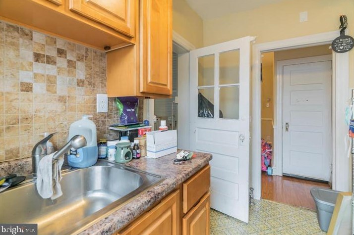 2076 Scattergood St, Philadelphia PA  19124-2010 exterior