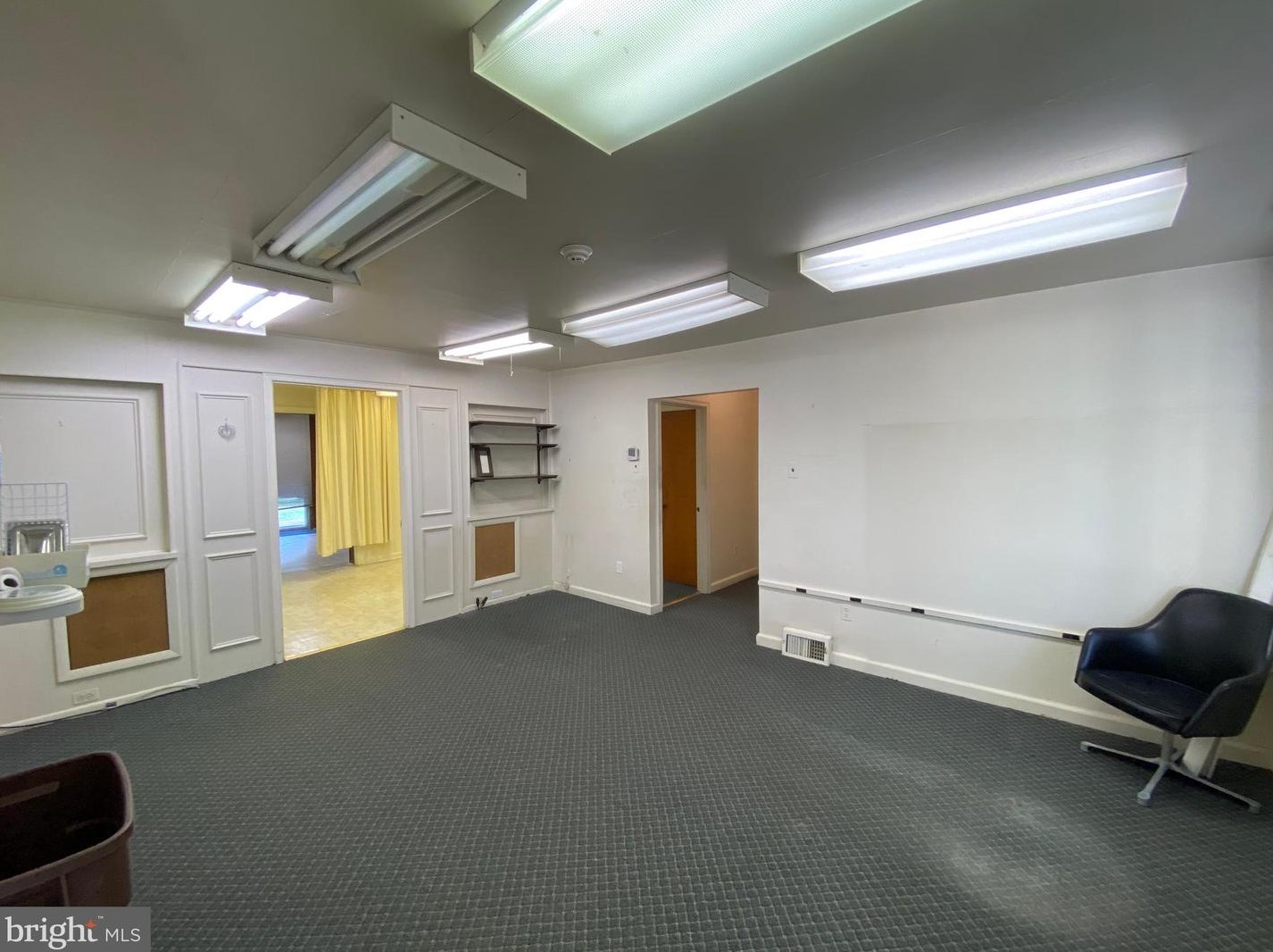 8407 Bustleton Ave, Philadelphia, PA 19152