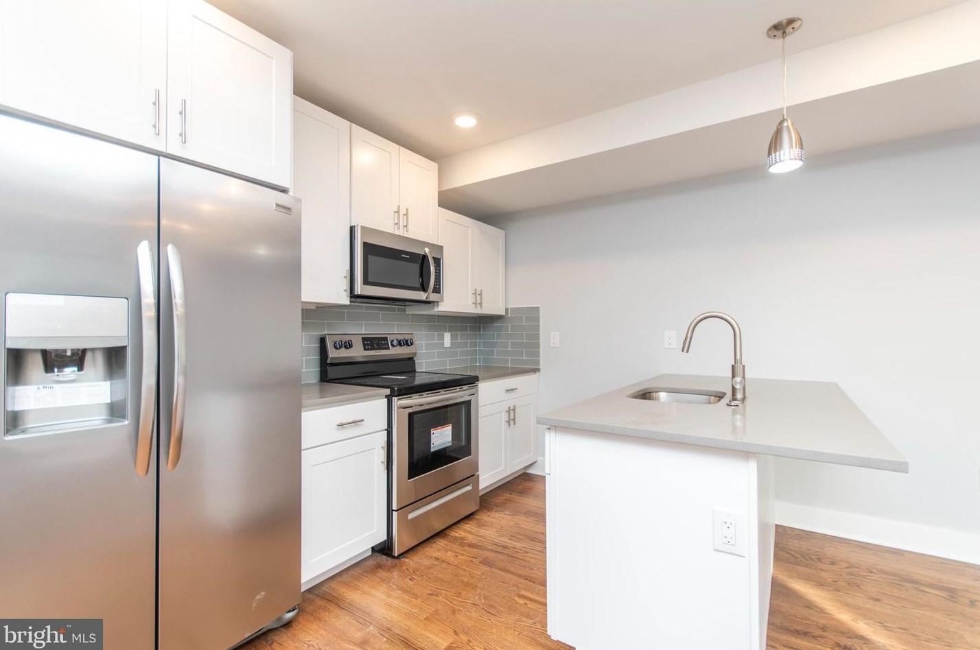 814 Uber St, Philadelphia, PA 19130-2018