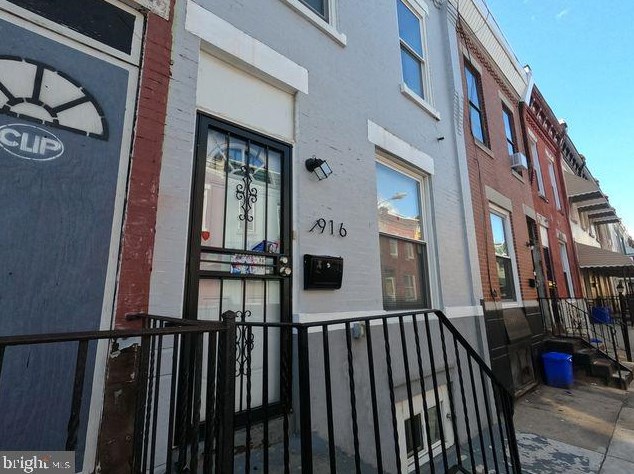 1916 Patton St, Philadelphia, PA 19121-1719