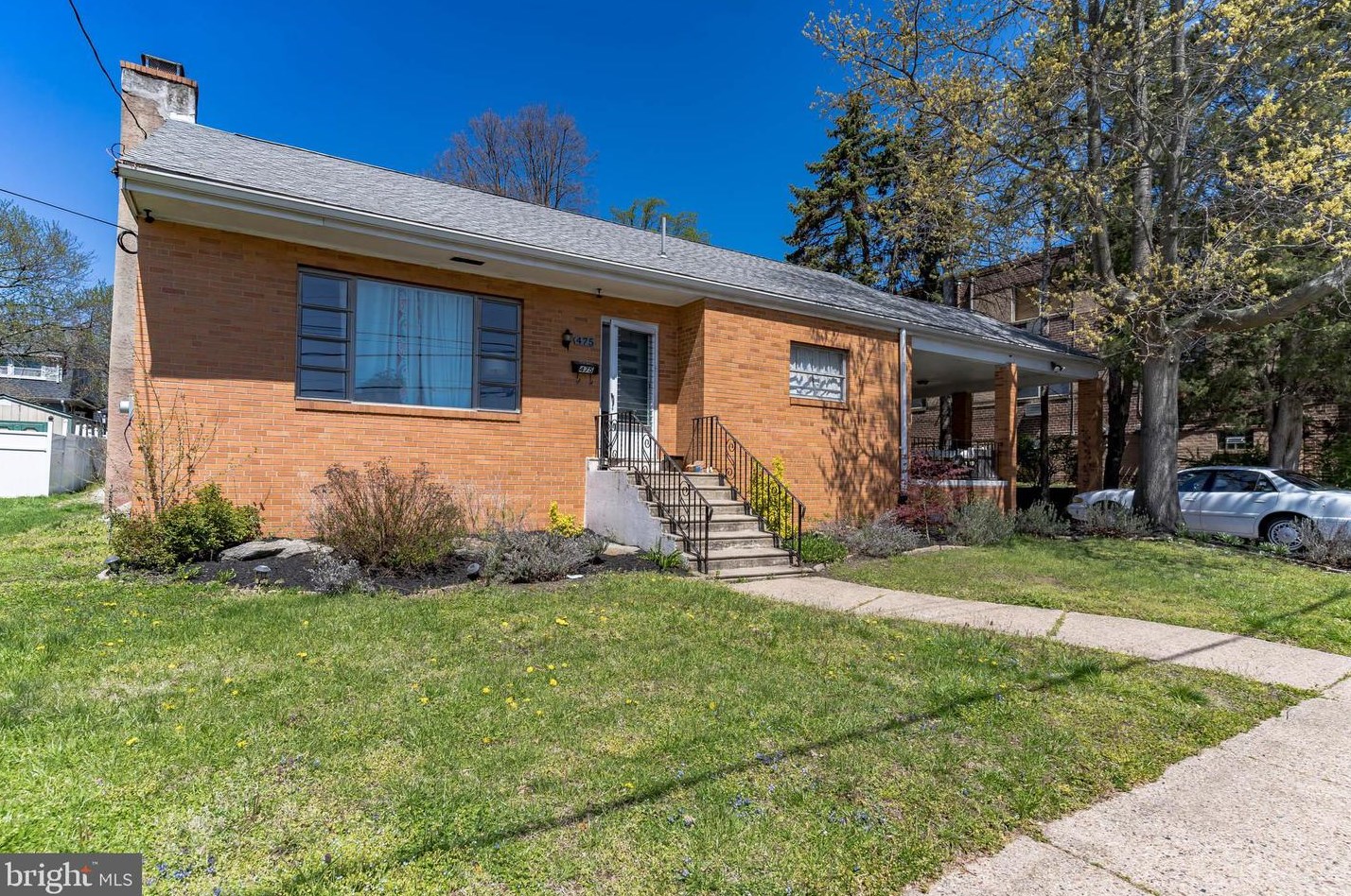 475 Domino Ln, Philadelphia, PA 19128-4350