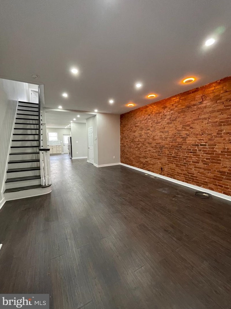 5139 Knox St, Philadelphia, PA 19144-3565