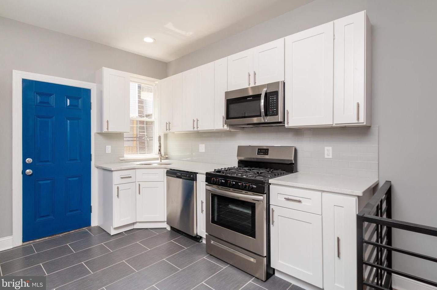 5546 Spruce St, Philadelphia, PA 19139-3933