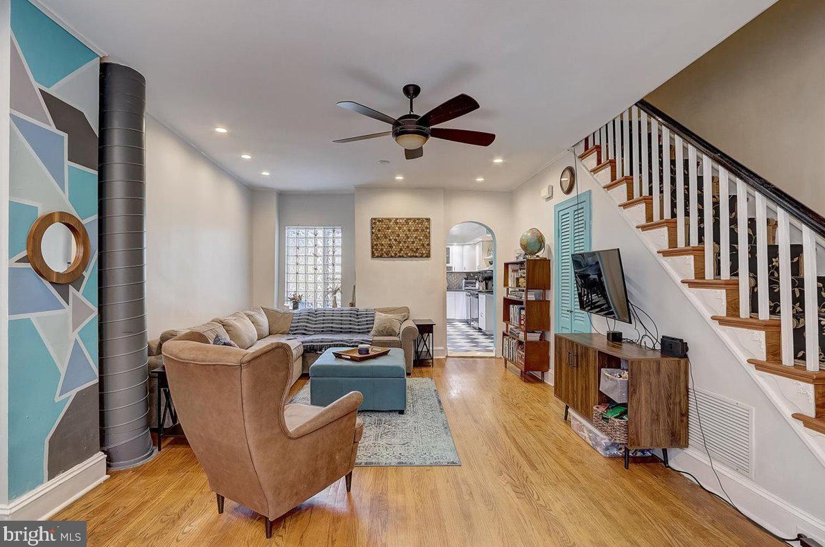 724 Mildred St, Philadelphia, PA 19147-2042