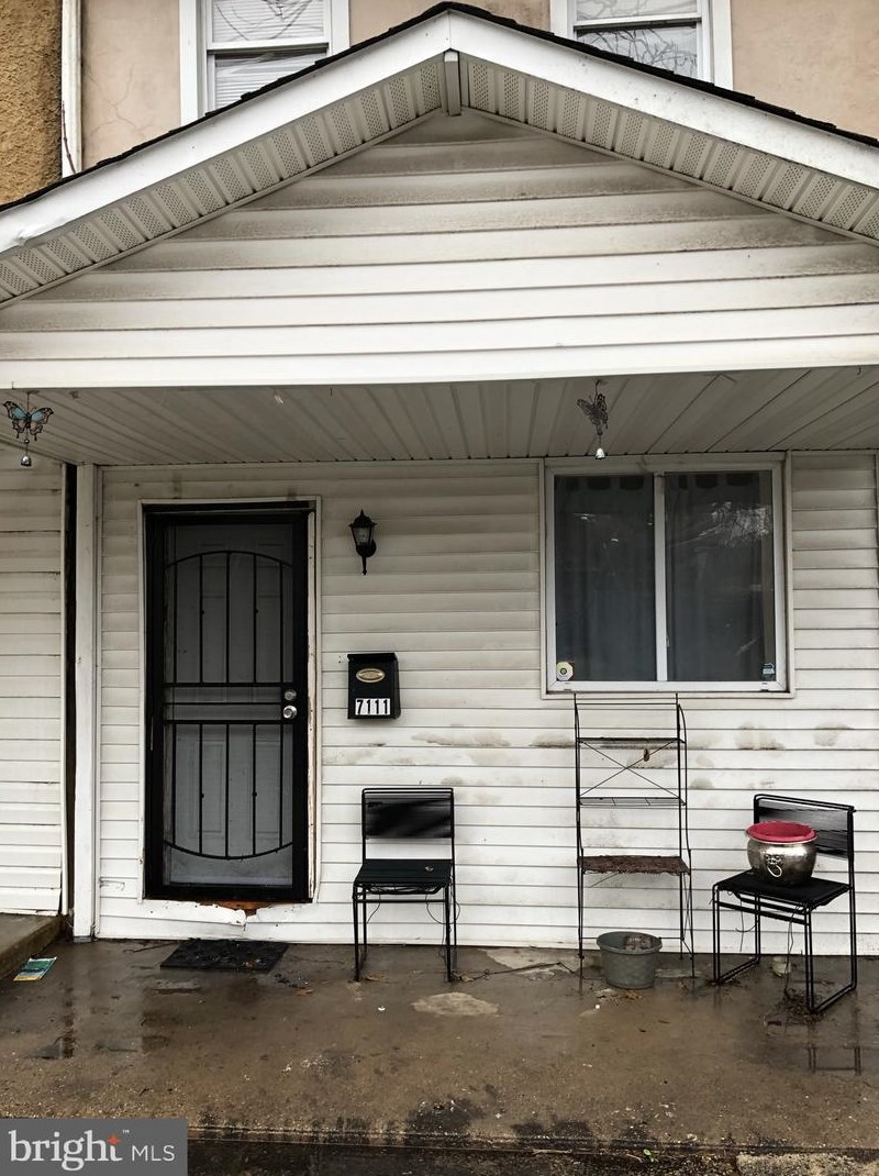 7111 Yocum St, Philadelphia, PA 19142-1041