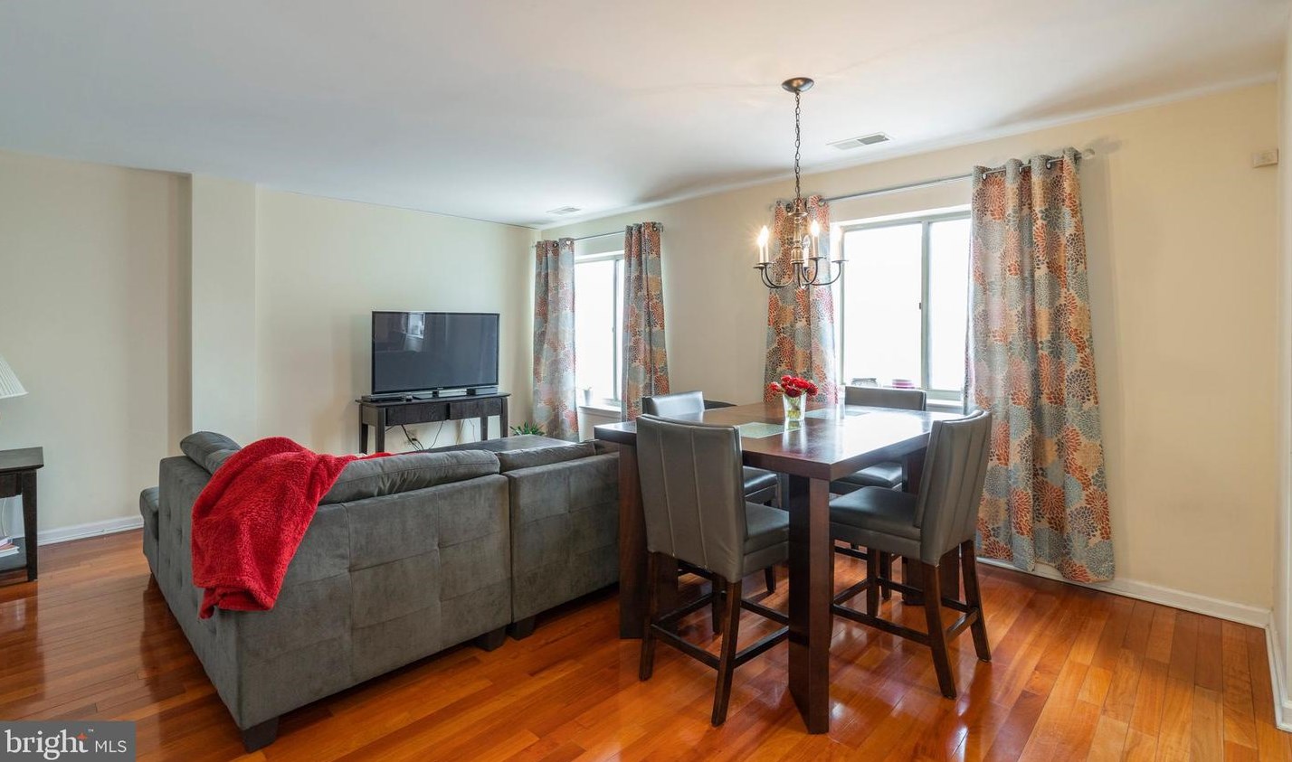 700 Pennock St, Philadelphia, PA 19130-1734