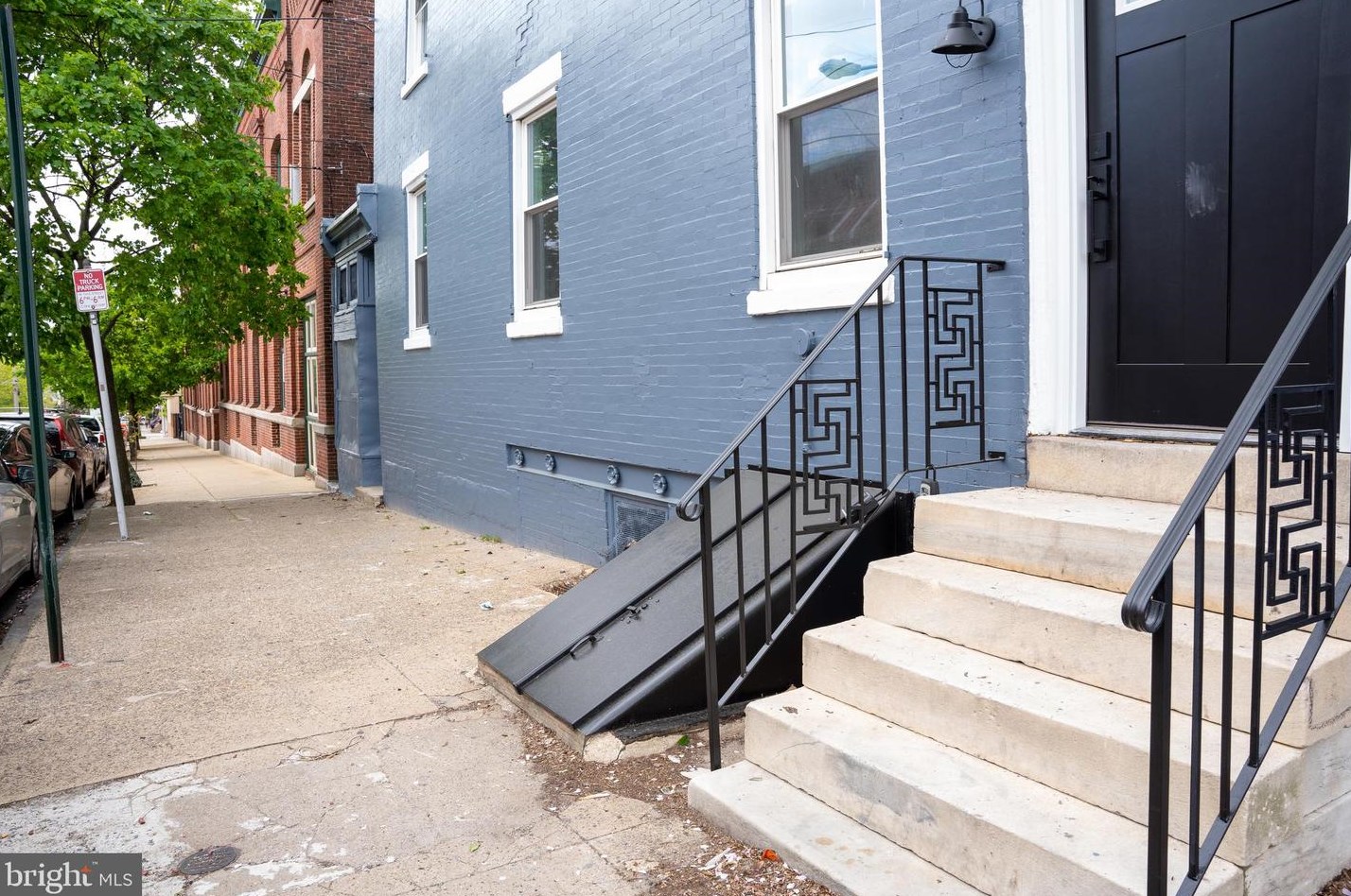 2800 Poplar St #1r, Philadelphia, PA 19130