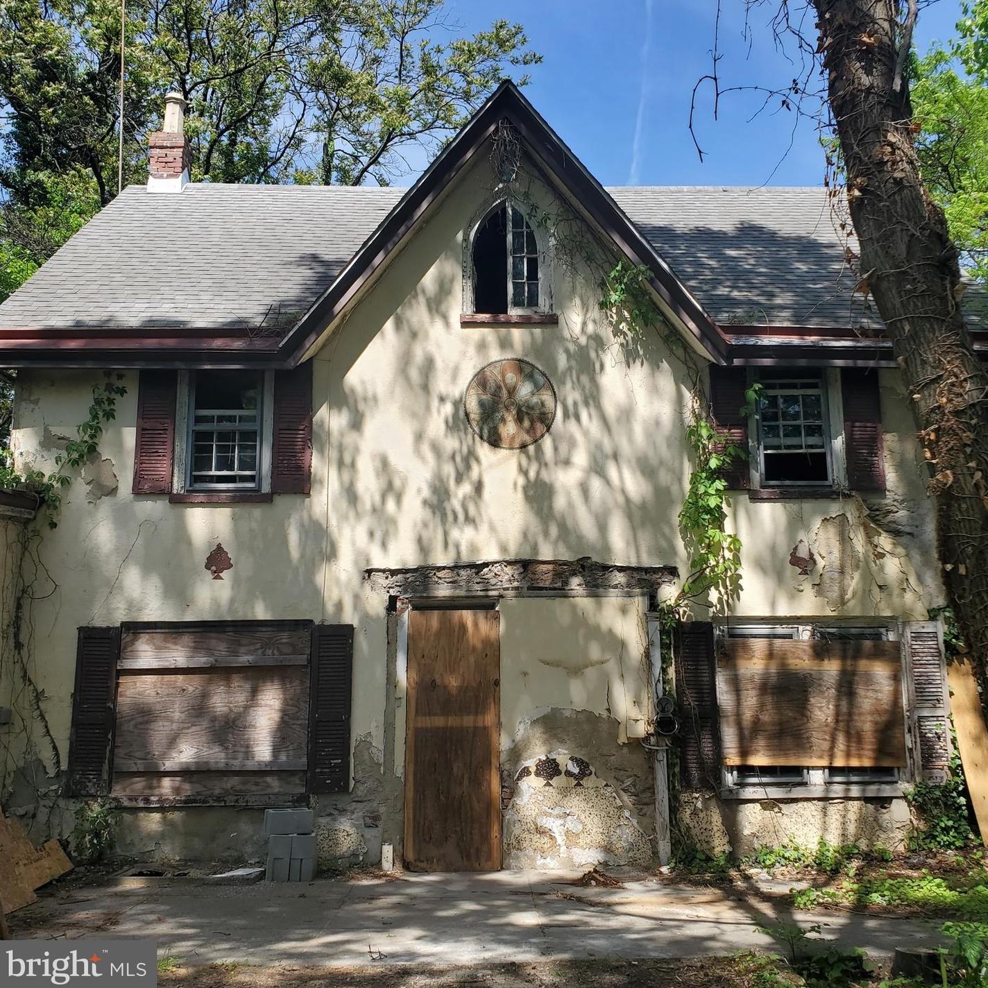 3421 Warden Dr, Philadelphia, PA 19129-1417