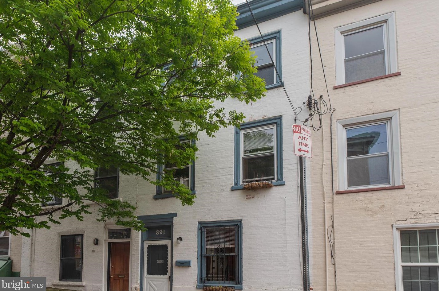891 Taney St, Philadelphia, PA 19130-1830