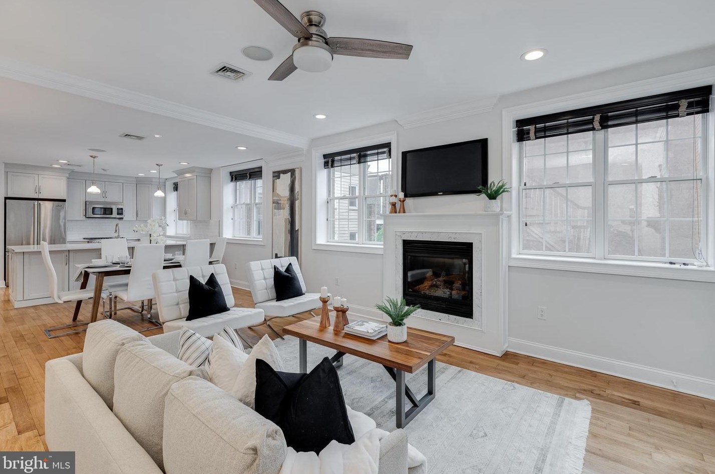 730 Montrose St, Philadelphia, PA 19147-3951
