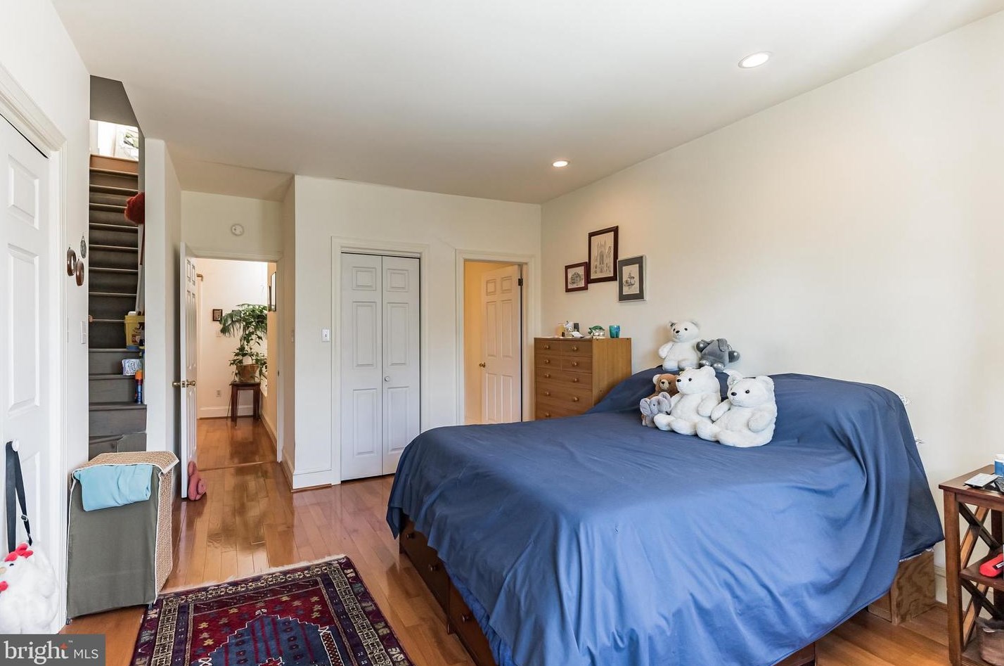 864 Corinthian Ave, Philadelphia PA 19130-1406 exterior