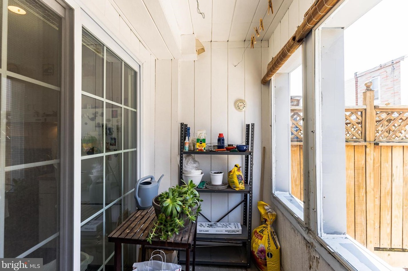 864 Corinthian Ave, Philadelphia PA 19130-1406 exterior