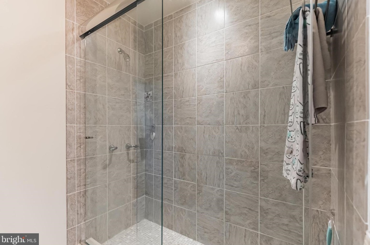 864 Corinthian Ave, Philadelphia PA 19130-1406 exterior