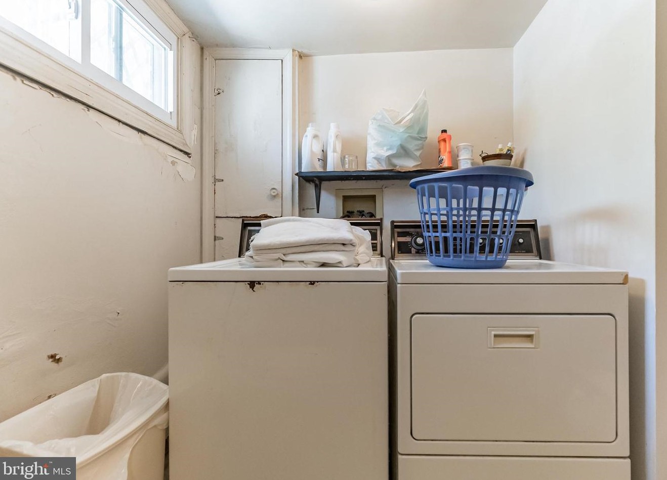 864 Corinthian Ave, Philadelphia PA 19130-1406 exterior