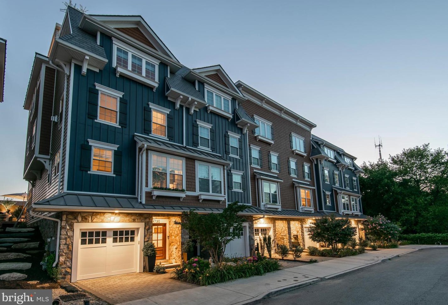 4734 Silverwood St, Philadelphia, PA 19128-4624