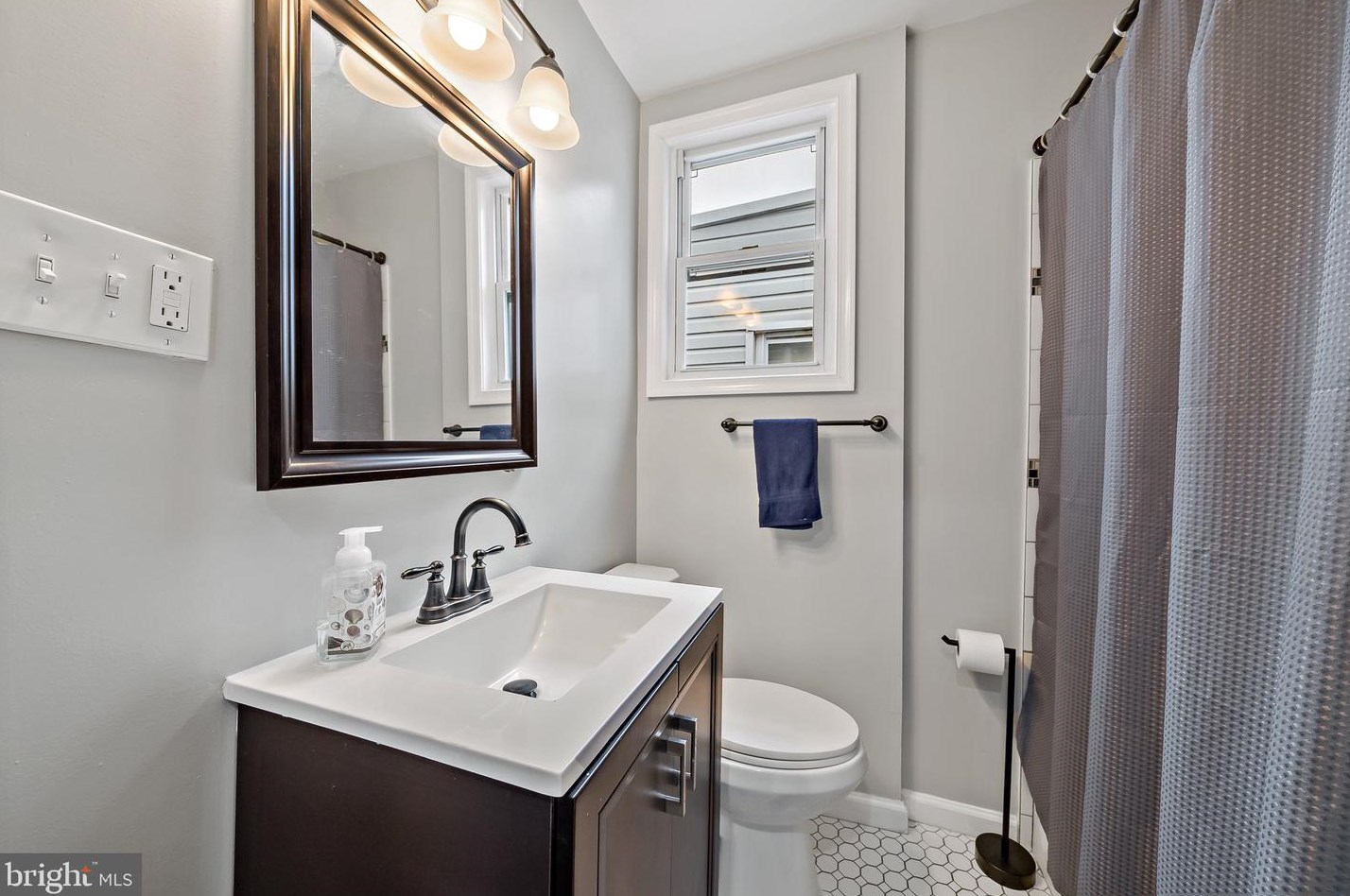 1915 Pierce St, Philadelphia PA  19145-2010 exterior