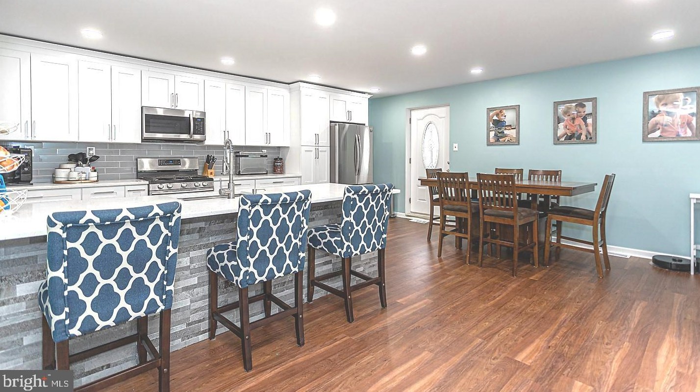 11040 Greiner Rd, Philadelphia, PA 19116-2619