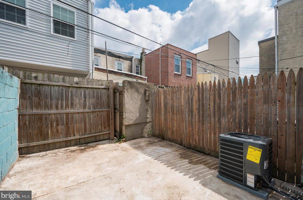 431 Cross St, Philadelphia PA  19147-6510 exterior