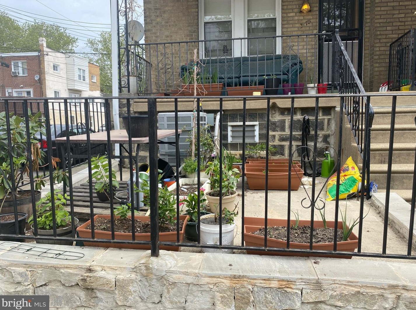 955 Sanger St, Philadelphia, PA 19124-1039