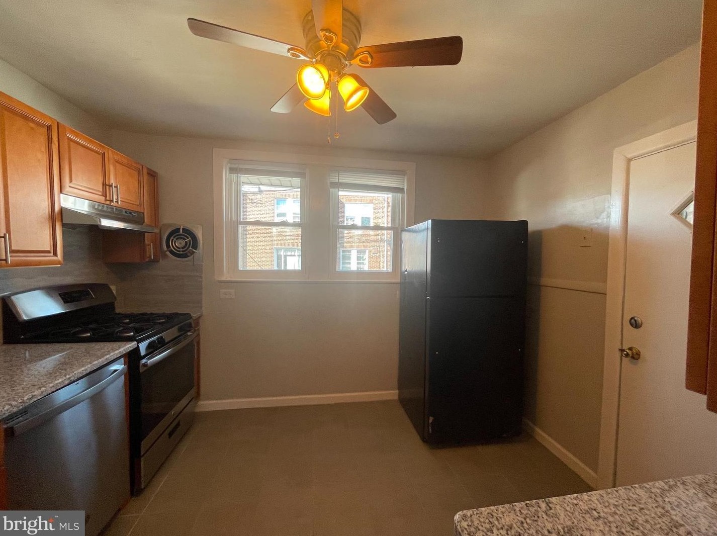 947 Anchor St, Philadelphia PA  19124-1035 exterior