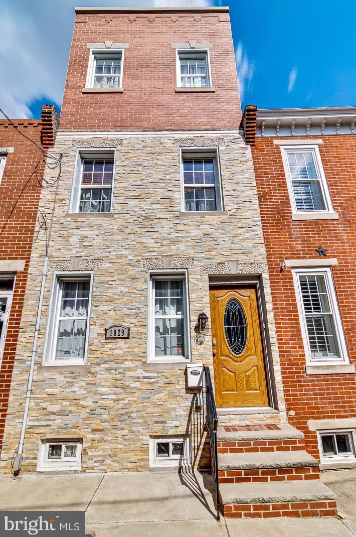 1029 Cleveland St, Philadelphia, PA 19146-2648