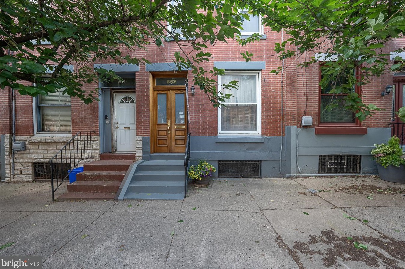 852 26th St, Philadelphia, PA 19130-1821