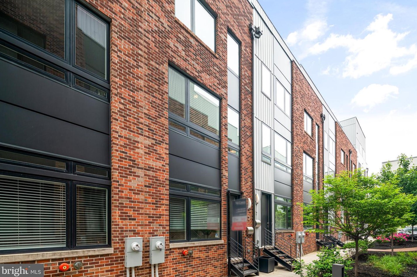 634 5th St, Philadelphia PA  19123-2215 exterior