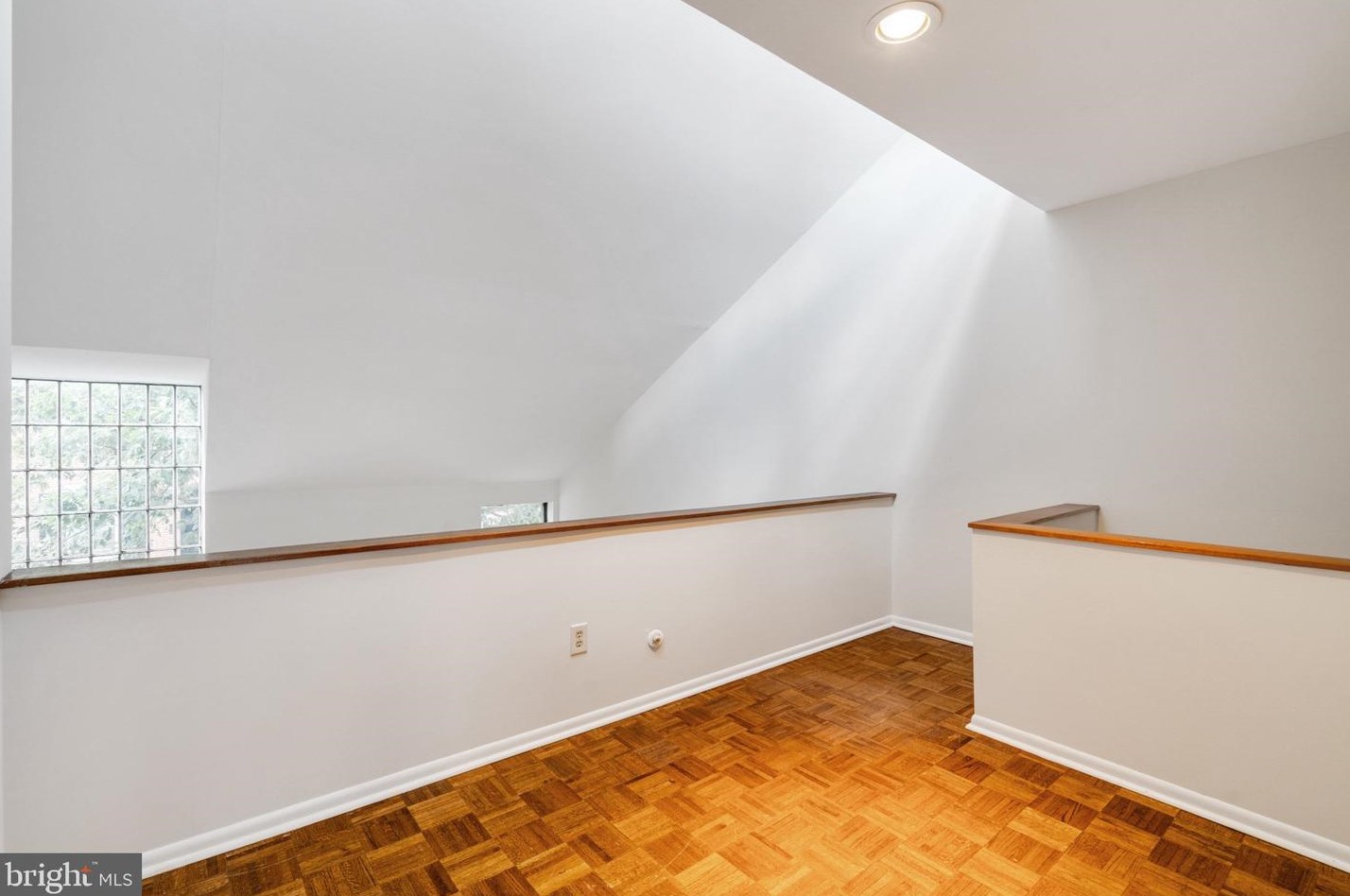 531 Spruce St, Philadelphia PA  19106-3707 exterior