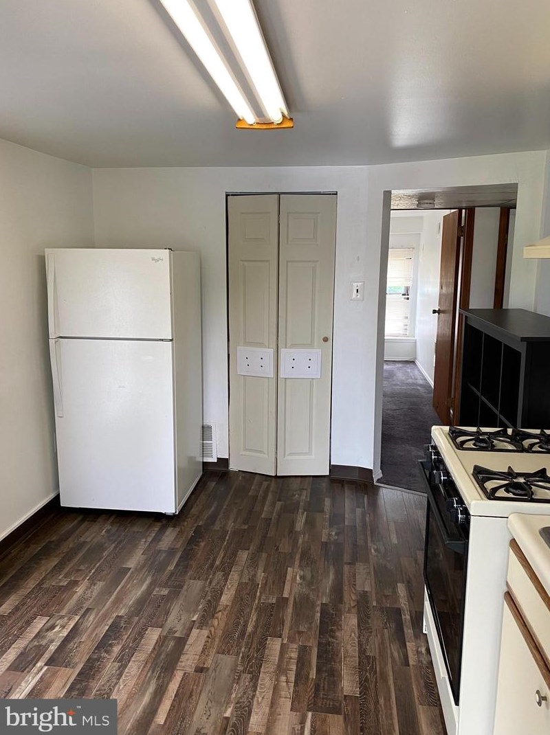 4320 Rhawn St #3r, Philadelphia, PA 19136